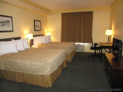 Chateau Nova Hotel Fort Mcmurray Camera foto
